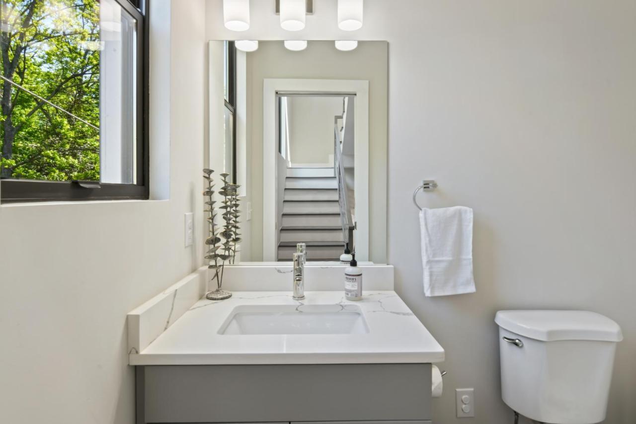 The Red Door - Ultra Modern Atlanta Home - Designedbydom Dış mekan fotoğraf