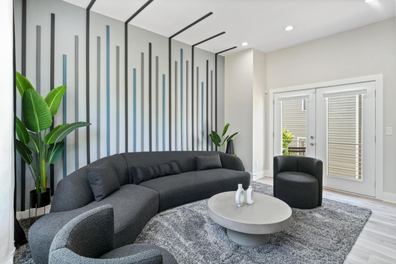 The Red Door - Ultra Modern Atlanta Home - Designedbydom Dış mekan fotoğraf
