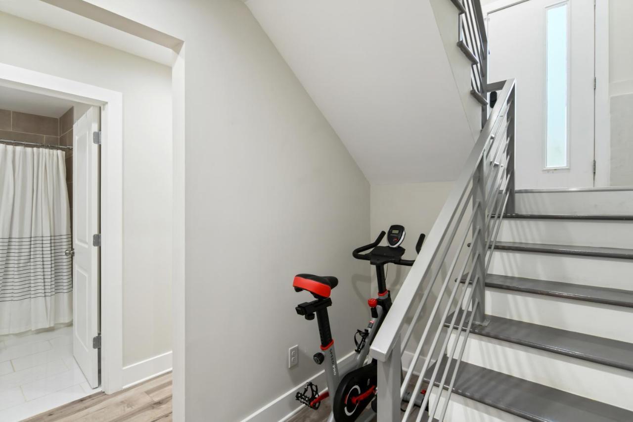 The Red Door - Ultra Modern Atlanta Home - Designedbydom Dış mekan fotoğraf